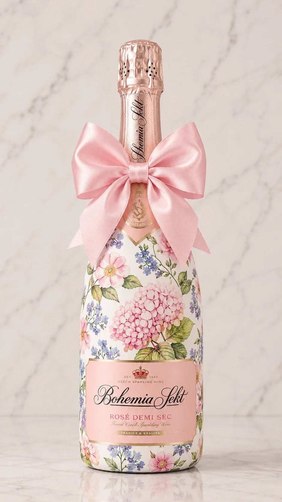 Bohemia Sekt Demi Rosé – zdobená lahev v dekoru Hortenzie