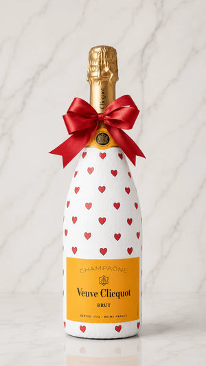 Veuve Clicquot Brut – Dárková zdobená lahev se srdíčky