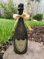 Dom Pérignon 2017 – Černo-zlatá zdobená lahev v dárkové krabičce