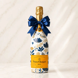 Veuve Clicquot Brut – Dárková zdobená lahev modro-žluté květy