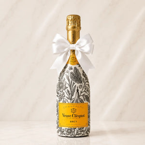 Veuve Clicquot Brut – Dárková zdobená lahev černo-bílé květiny