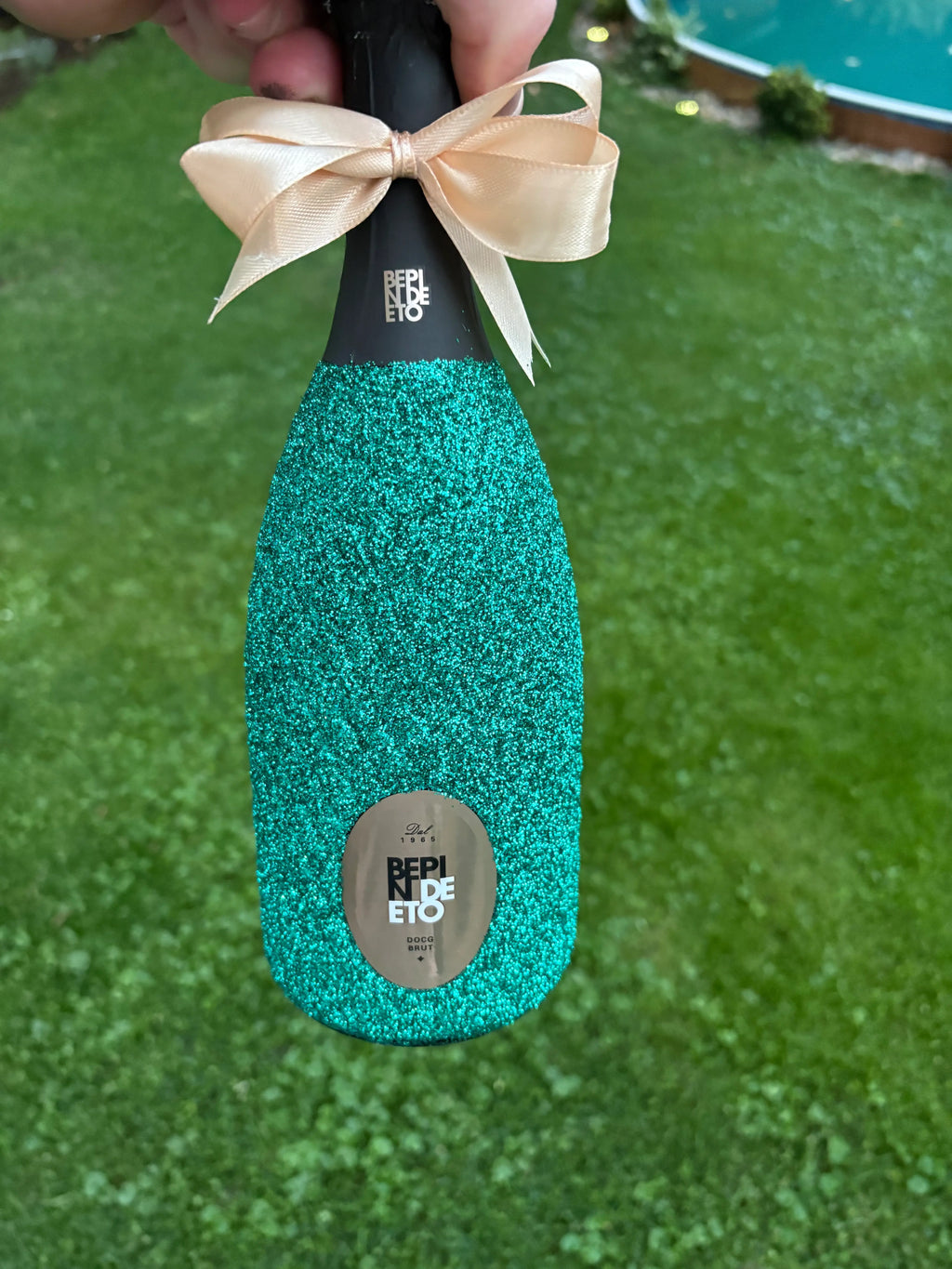 Bepin de eto prosecco ve smaragdových třpytkách. 