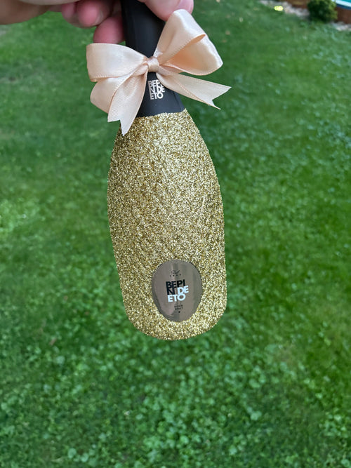 Bepin de eto prosecco ve zlatých třpytkách. 