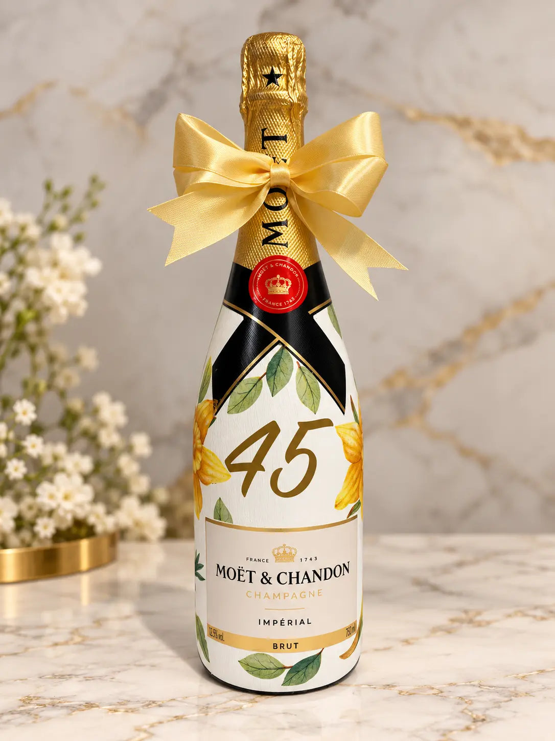 Moët & Chandon brut zdobený designem Narcisu