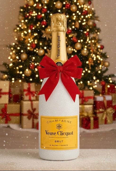 Veuve Clicquot Brut 0,75l – bílá zdobená lahev