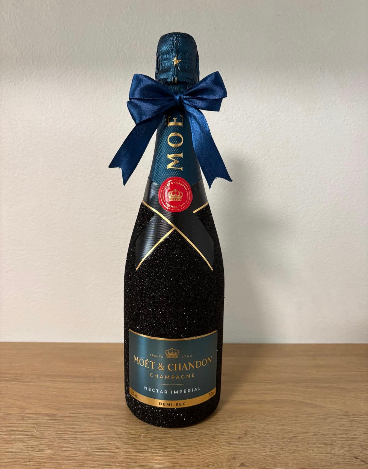 Moët & Chandon Nectar Impérial – Černá dárková zdobená lahev