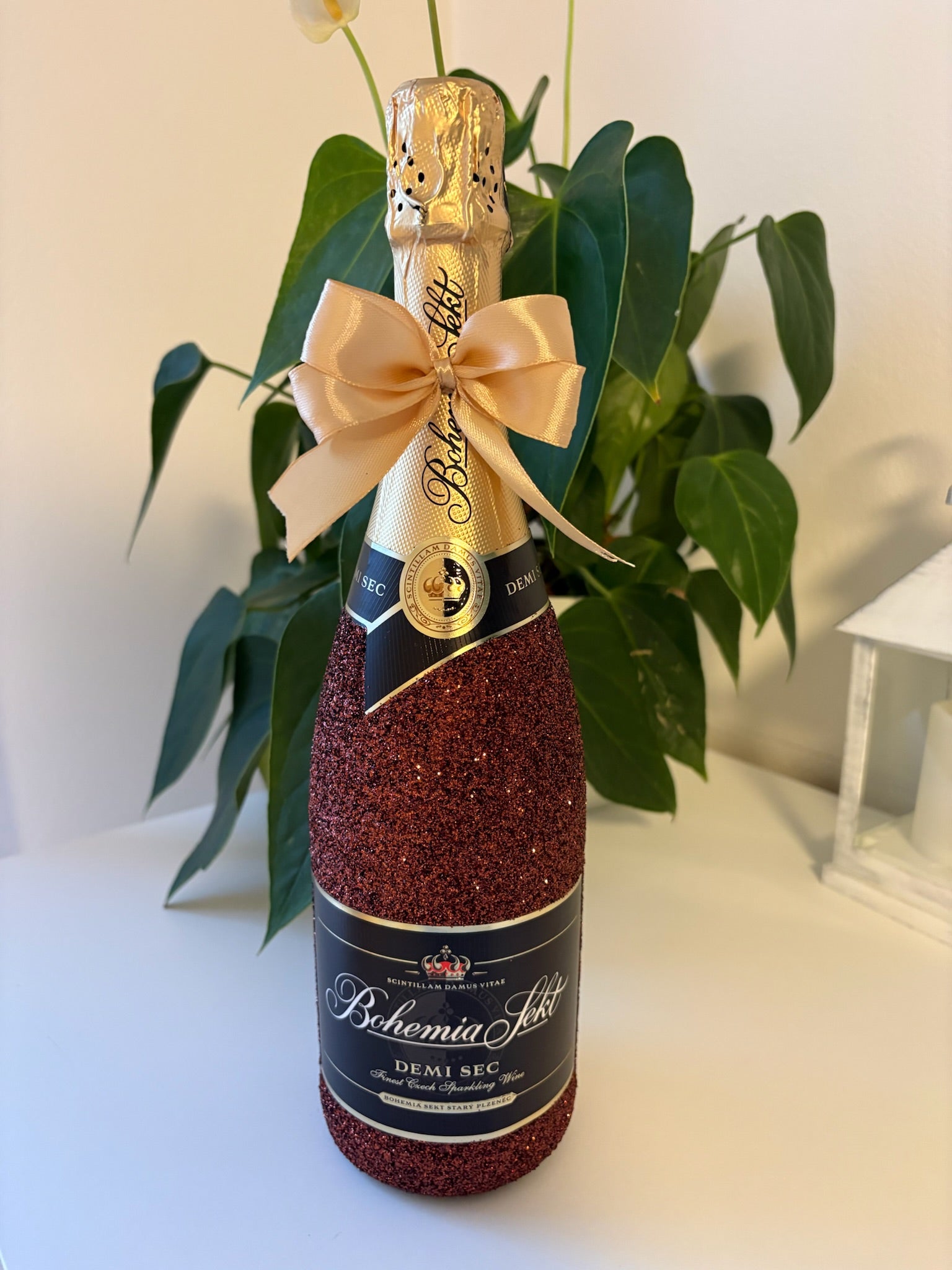 Lahev Bohemia Sekt v měděných třpytkách s mašlí