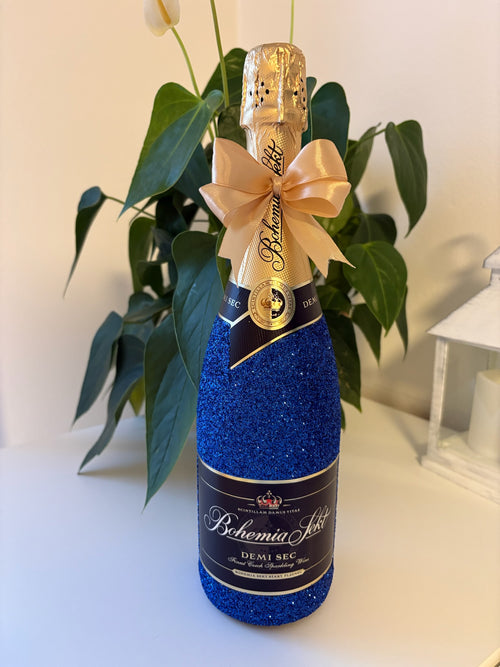 Bohemia Sekt Demi Sec v třpytivém modrém designu s mašlí
