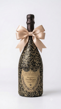 Dom Pérignon v luxusních černo-zlatých třpytkách jako exkluzivní dárkové šampaňské.