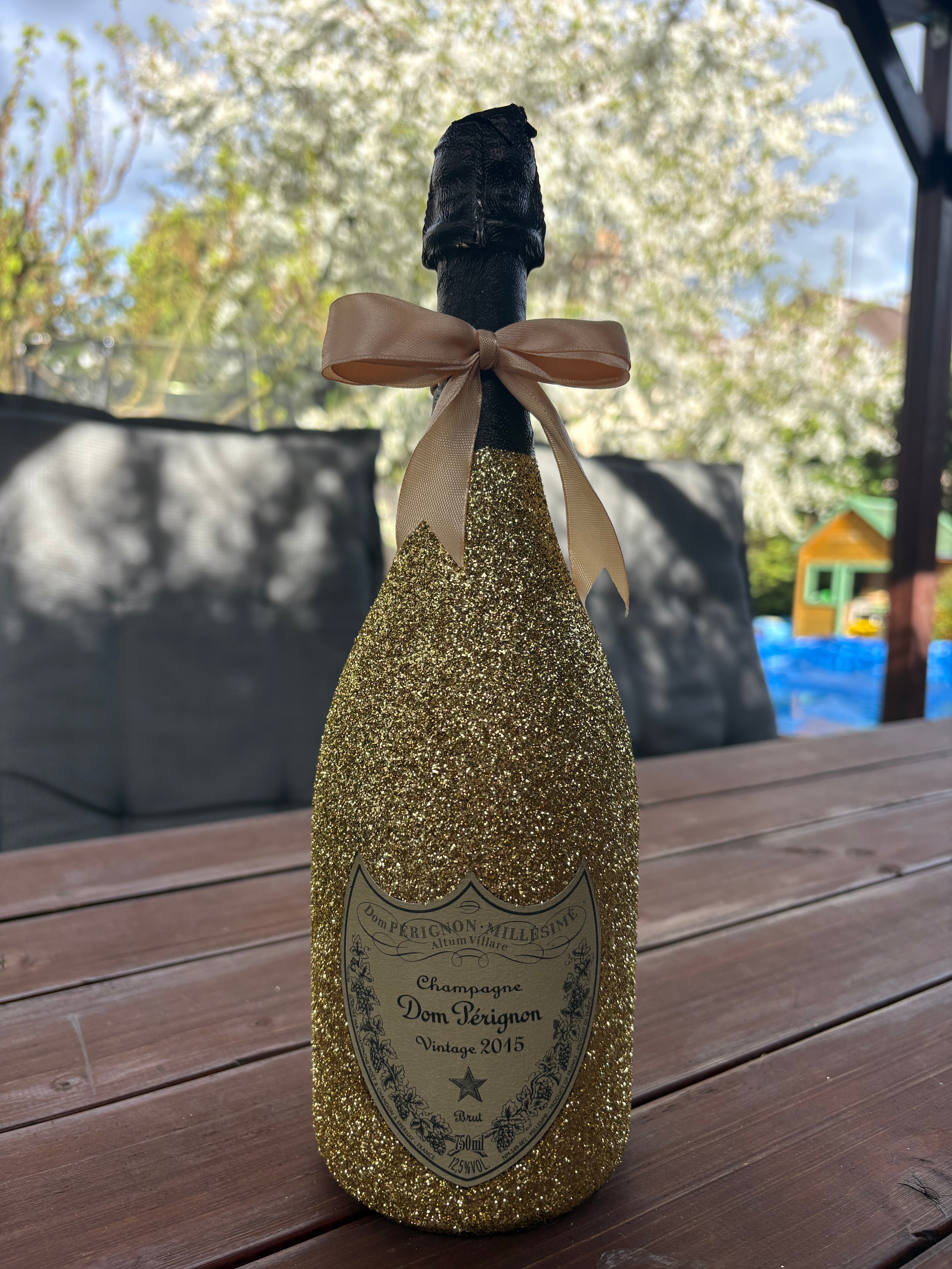 Dom Pérignon 2017 – Zlatá dárková zdobená lahev