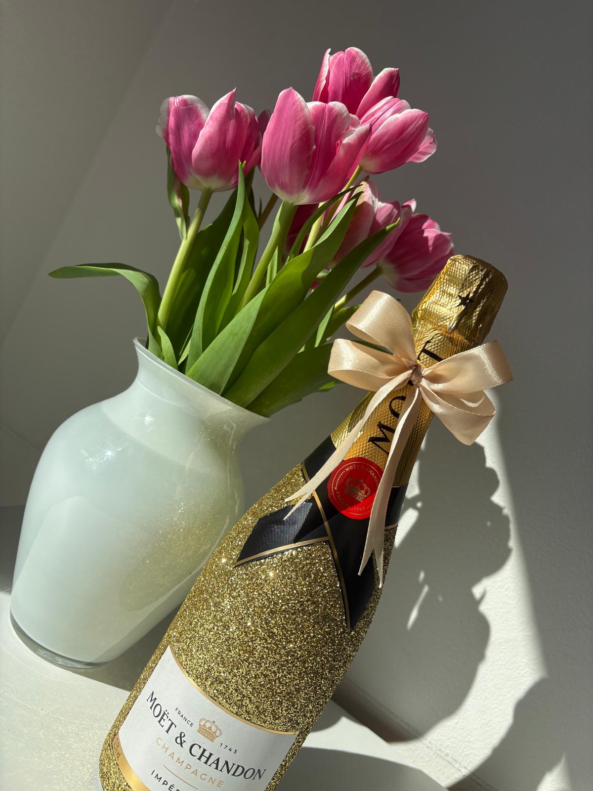 Moët & Chandon Brut – Zlatá dárková zdobená lahev