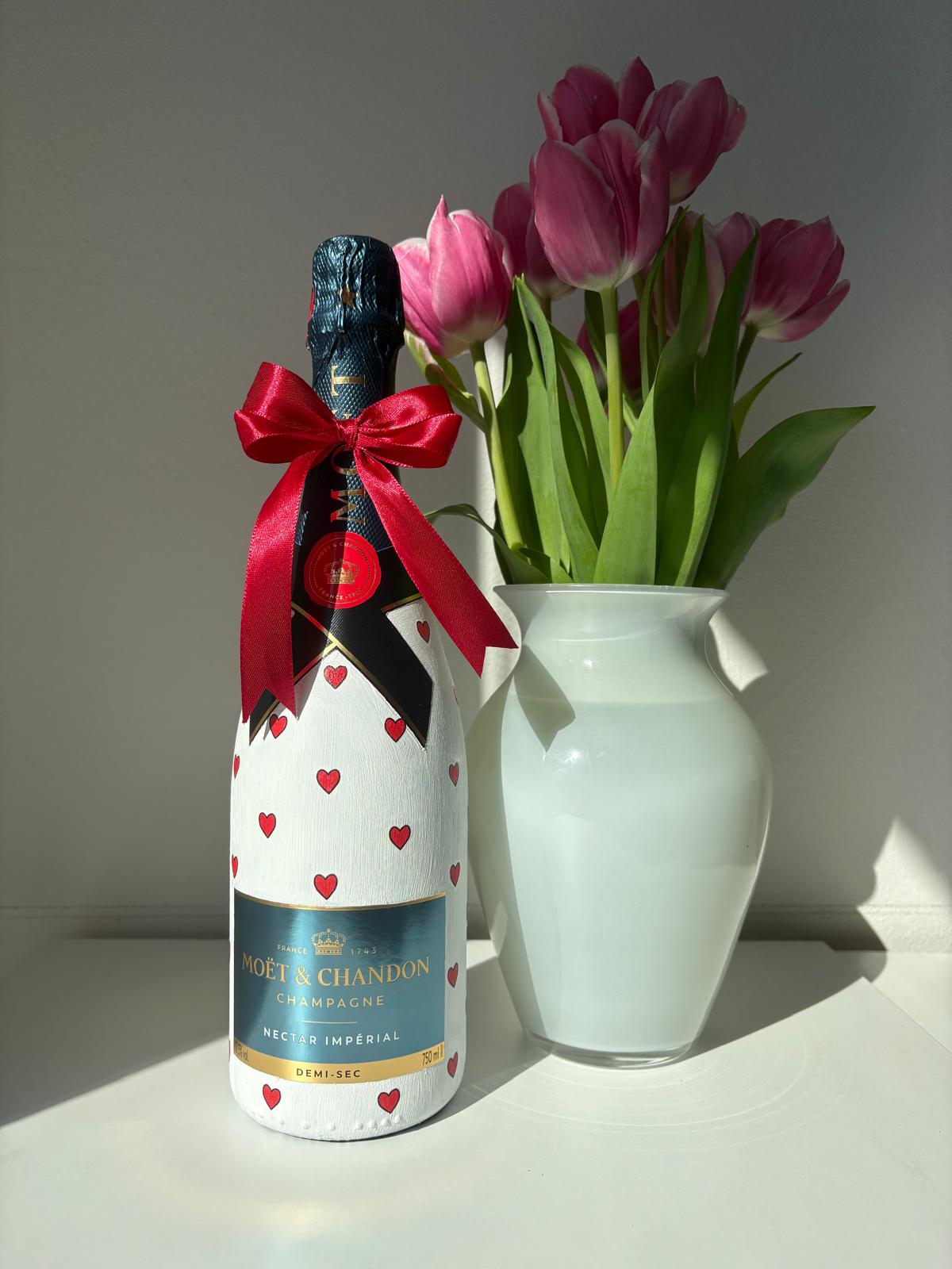 Moët & Chandon Nectar Impérial – Dárková zdobená lahev srdíčky