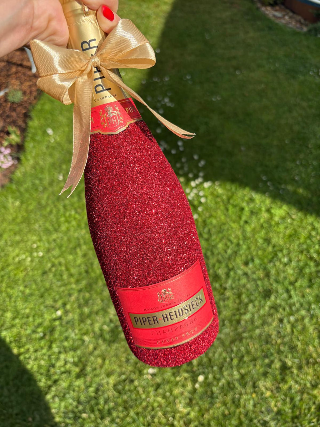 Piper-Heidsieck Cuvée Brut – Červená dárková zdobená lahev