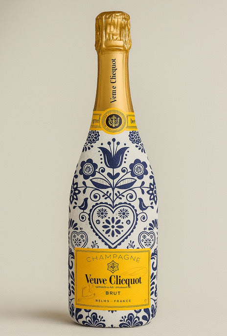 Veuve Clicquot Brut 0,75l – zdobená lahev modrý porcelánový design
